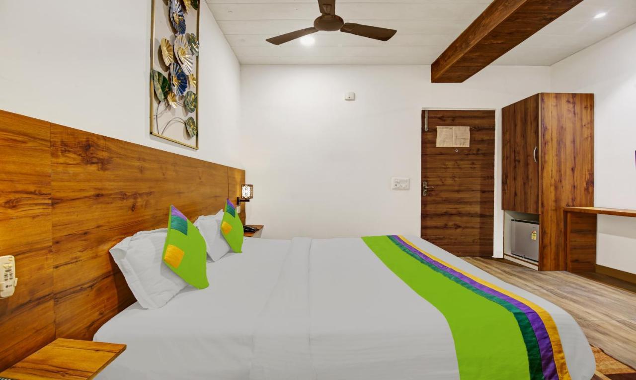 Hotel Treebo Prime Elight New Delhi
